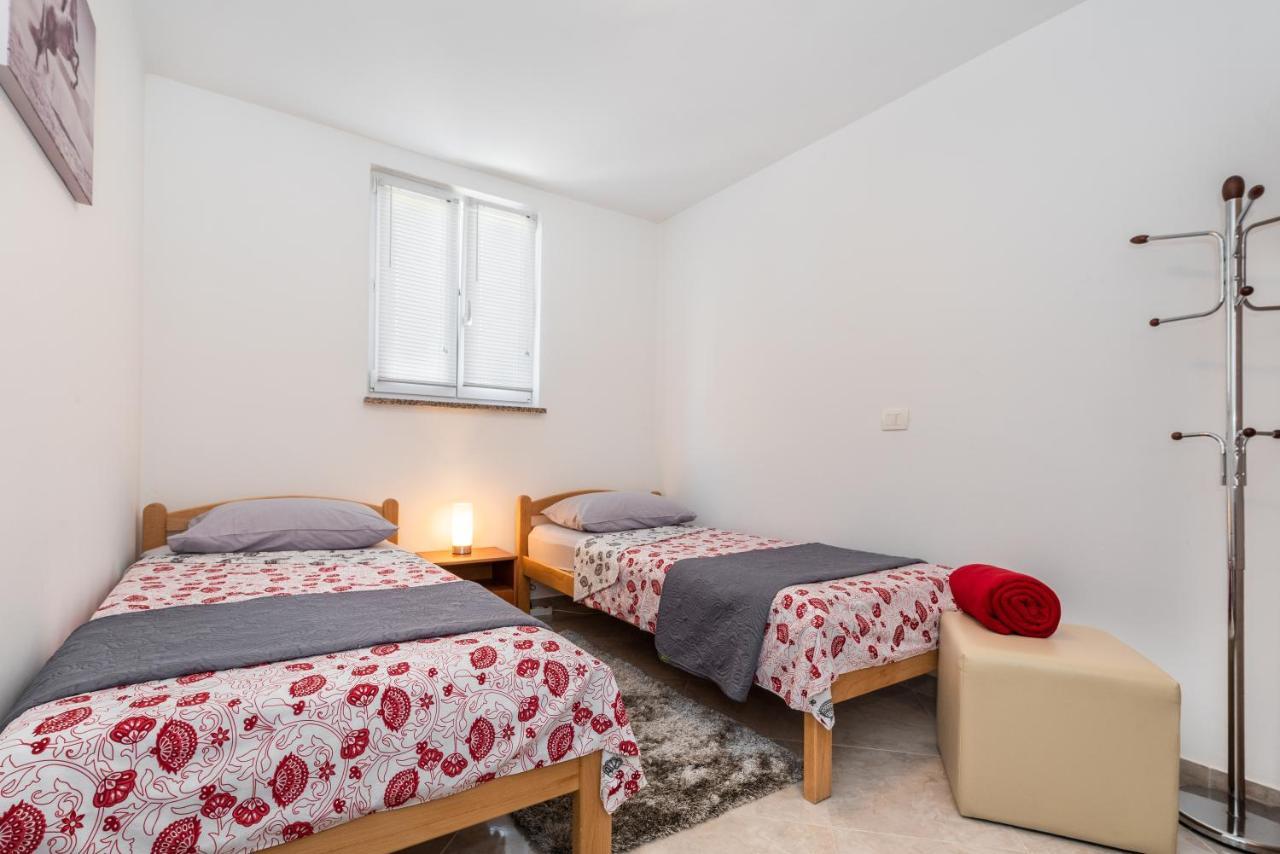 Apartmani Antonija Vozilici Exterior photo