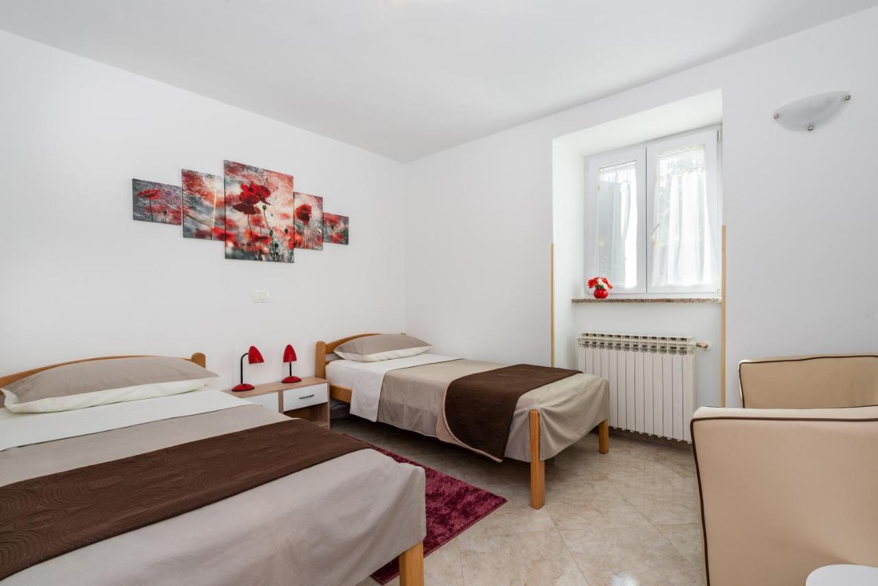 Apartmani Antonija Vozilici Exterior photo